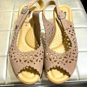 Spring Step wedges made in Italy